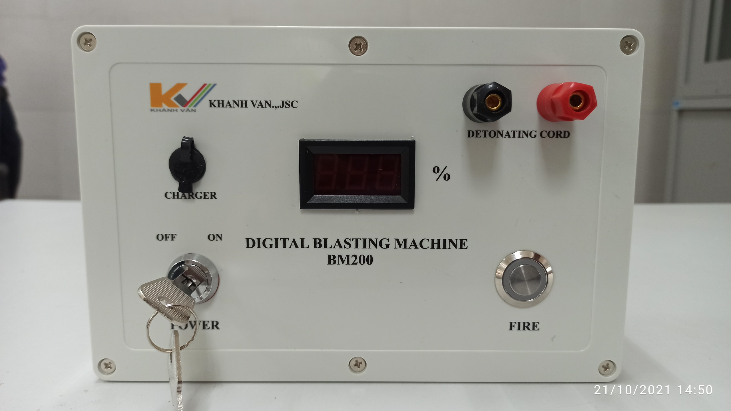 Máy nổ mìn BM200
